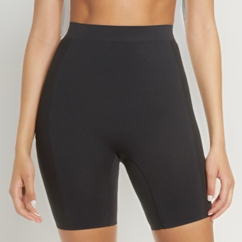 Wacoal Reshape Cooling Thigh Shaper Womens M Black Moderate Control NWT